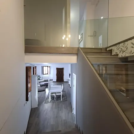 Old Town 2 Bedrooms 2 Bathrooms Апартаменты *