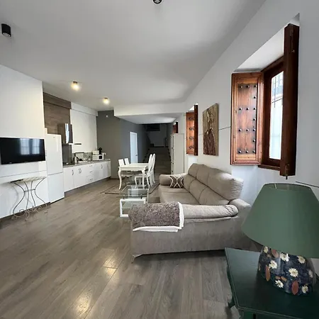 Old Town 2 Bedrooms 2 Bathrooms شقة