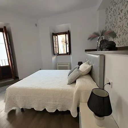 Old Town 2 Bedrooms 2 Bathrooms شقة