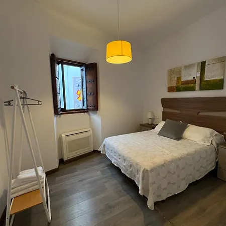 Old Town 2 Bedrooms 2 Bathrooms *