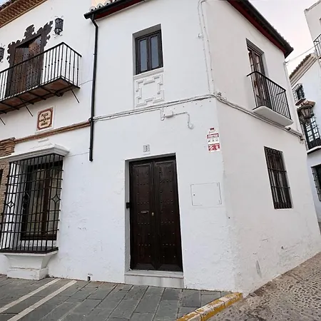 Old Town 2 Bedrooms 2 Bathrooms شقة *